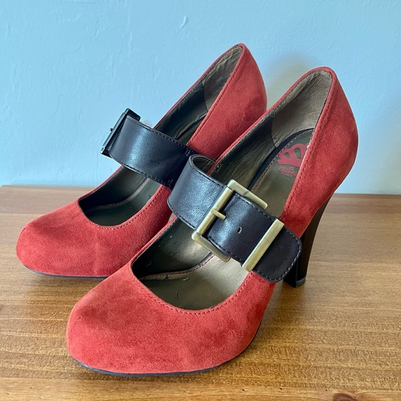 Fergalicious shoes by Fergie | Celeste Orange Suede Heels | Size 6 - Picture 6 of 7